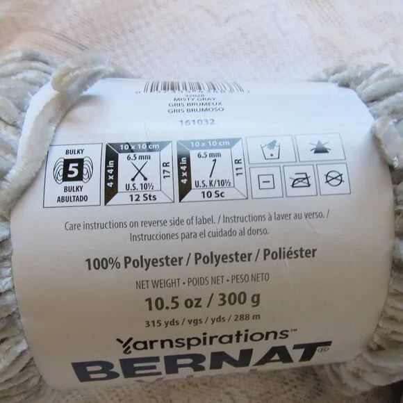 Lot of 2 Bernat Yarnspirations Velvet Yarn 10.5 Oz ~ 300G(each), White & Grey - Picture 3 of 3